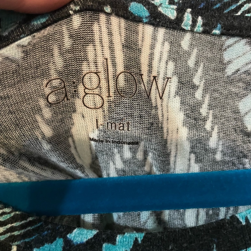 A-glow large maternity shirt